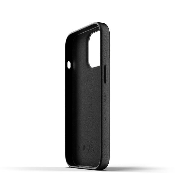 Funda piel iPhone 13 Pro Max en color negro de Mujjo